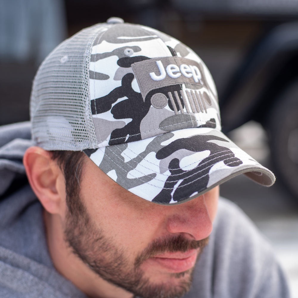 NWOT NEW Jeep Snow Camo Trucker Hat Snapback Mesh Cap Adjustable UNISEX